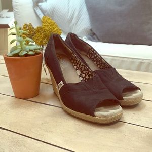 Toms Black Wedge Women’s 6.5